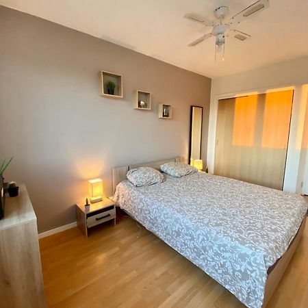 Ferienwohnung Le Paisible Décines-Charpieu Exterior foto